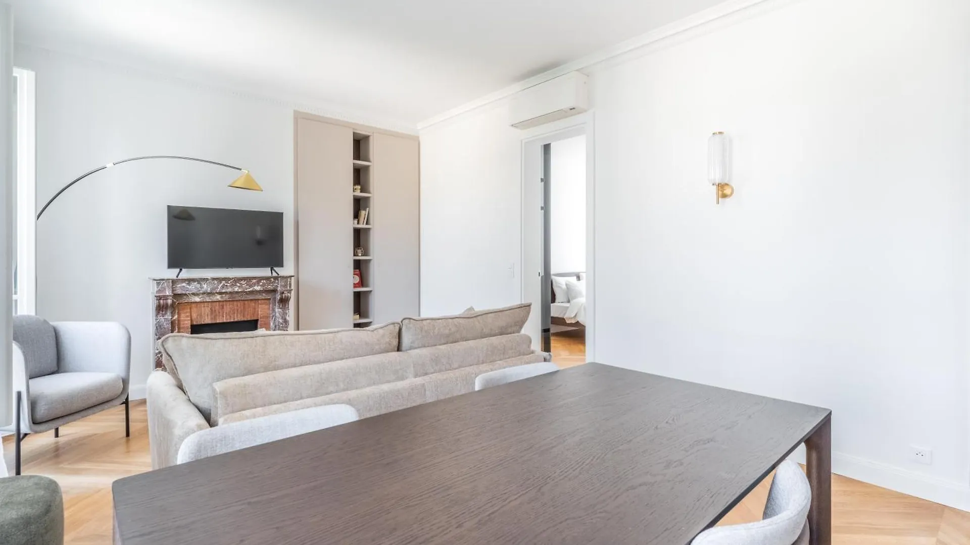 Luxury Living Alma Apartment Paris