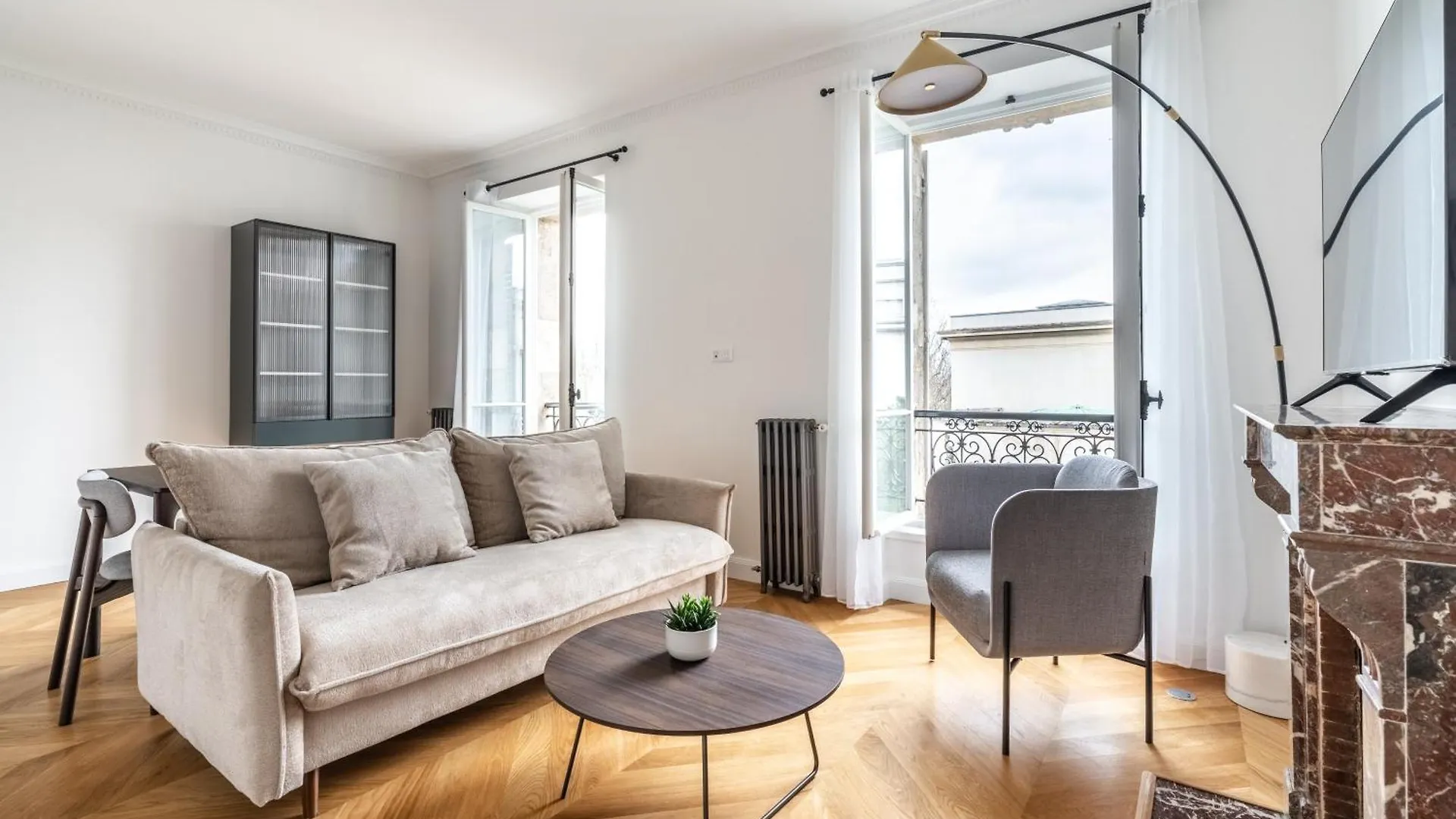 Luxury Living Alma Apartment Paris France