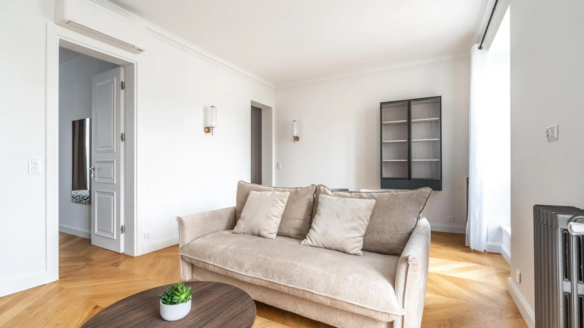 Luxury Living Alma Apartment Paris 0*,